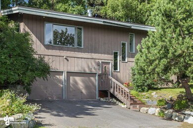 6516 Blackberry Street-large-003-20-Exte