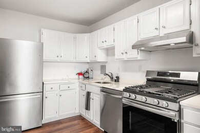 Skyline Plaza unit 713-N, Baileys Crossroads, VA 22041 - photo 2