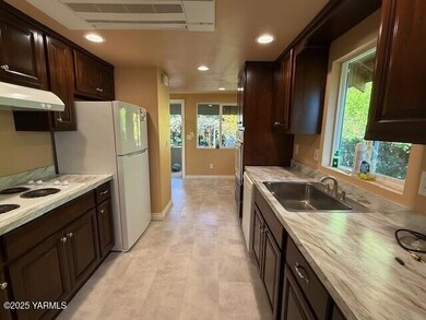 3913 W Lincoln Ave, Yakima, WA 98902 - photo 7