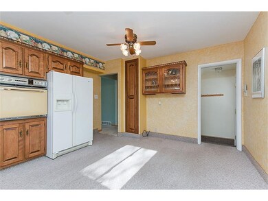KITCHEN WITH PANTRY