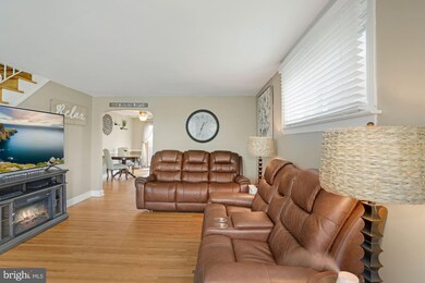 946 Kenwood Rd, Drexel Hill, PA 19026 - photo 2
