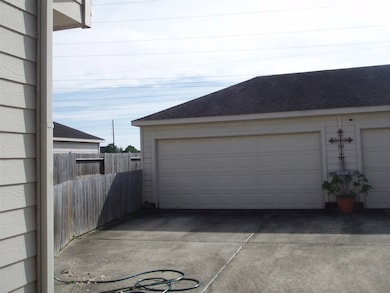 16867 Mammoth Springs Dr, Houston, TX 77095 - photo 2