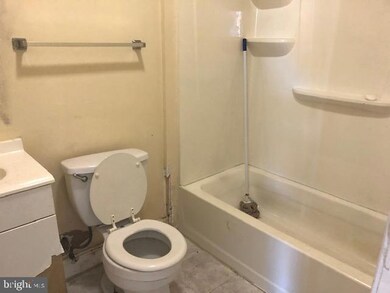 2136 N Fulton Ave, Baltimore, MD 21217 - photo 6