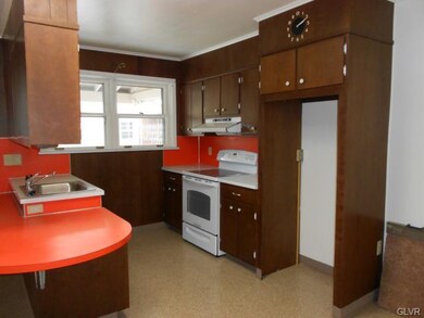 707 S 10th St, Allentown, PA 18103 - photo 4