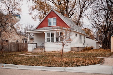 612 Elm St S, Moorhead, MN 56560 - photo 2