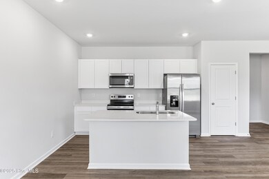 615 S Squires Run Ln, Richlands, NC 28574 - photo 7