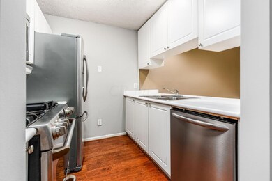 016_4372_P 4652 Parrau Dr-031