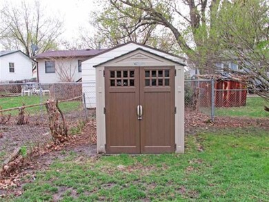 2321 W 60th St, Davenport, IA 52806 - photo 6