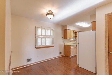 6003 Applegate Ln, Louisville, KY 40219 - photo 7