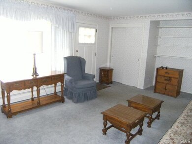 4266 N Church St, Whitehall, PA 18052 - photo 5