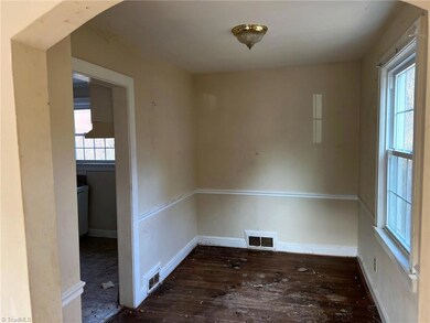 1937 Hinshaw Ave, Winston Salem, NC 27104 - photo 4