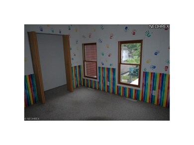 438 Vine St, Geneva, OH 44041 - photo 4