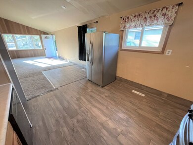 1261 Navajo Dr, Carpentersville, IL 60110 - photo 3