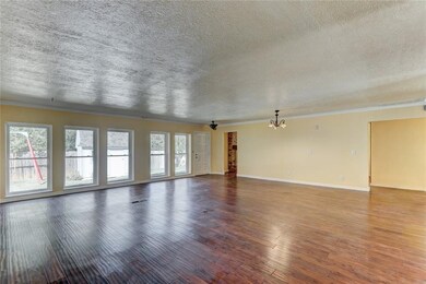 12013 Camelot Dr, Oklahoma City, OK 73120 - photo 5