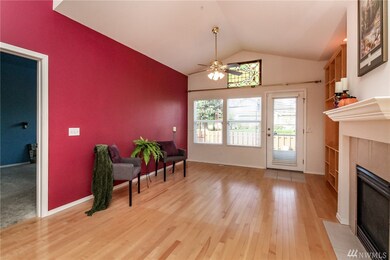 6115 Nathan Way SE unit D, Auburn, WA 98092 - photo 2