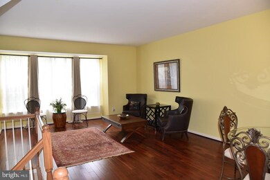 13108 Plotner Farm Rd, Herndon, VA 20171 - photo 4