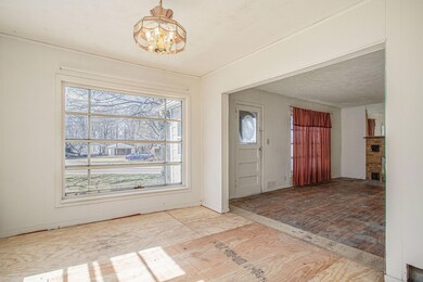 1207 S 3rd St dining room