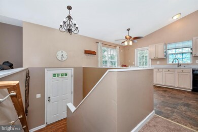 823 W Potomac St, Brunswick, MD 21716 - photo 4