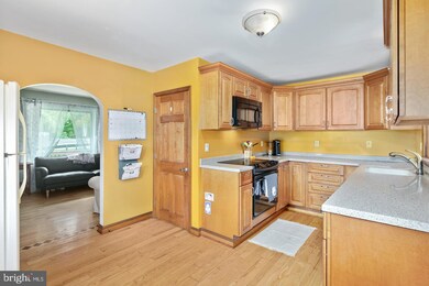 1402 Bullens Ln, Woodlyn, PA 19094 - photo 3