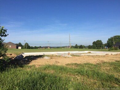 5004 Cooks Creek Ln, Sellersburg, IN 47172 - photo 2