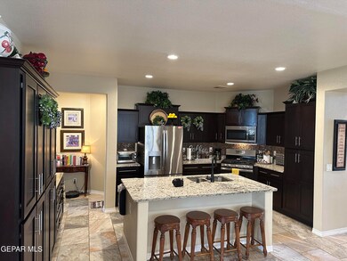 14940 Sunny Land Ave, El Paso, TX 79938 - photo 5