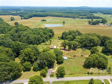 426 Griggs Rd, Clover, SC 29710 - photo 2