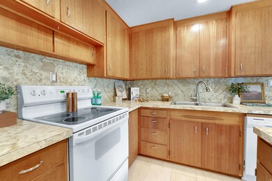 355 W La Salle Dr, Murray, UT 84123 - photo 7