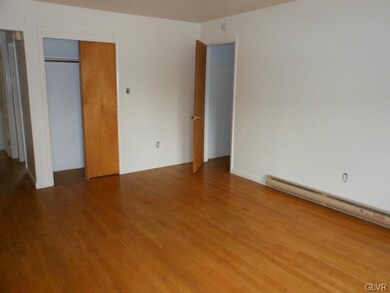 1702 Cedar St, Allentown, PA 18104 - photo 5