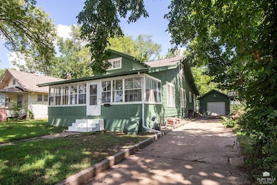 805 N Mulberry St, Abilene, KS 67410 - photo 3