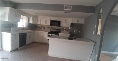 7817 W Clarendon Ave, Phoenix, AZ 85033 - photo 4