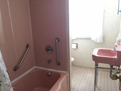 24 Regina St, Hanover Township, PA 18706 - photo 6