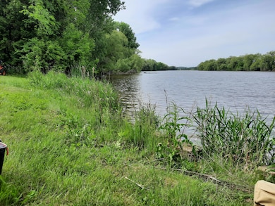 Mayville land 2
