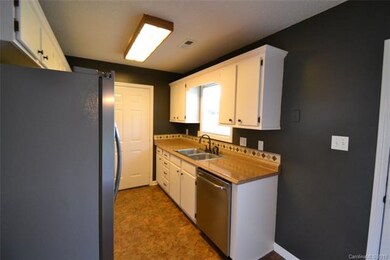 4872 Tumbling Creek Rd, Conover, NC 28613 - photo 6