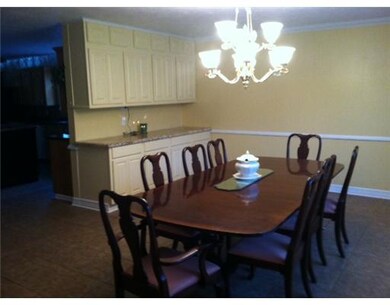 Dining Room. Formal or informal, great space for h