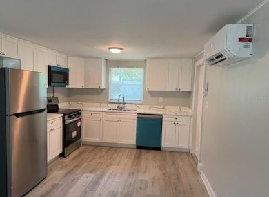 5904 Kingsview Ln unit B, Riverview, FL 33578 - photo 2