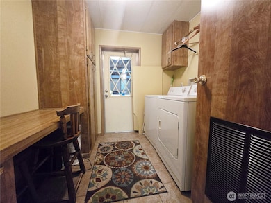 9824 Asotin St S, Tacoma, WA 98444 - photo 6