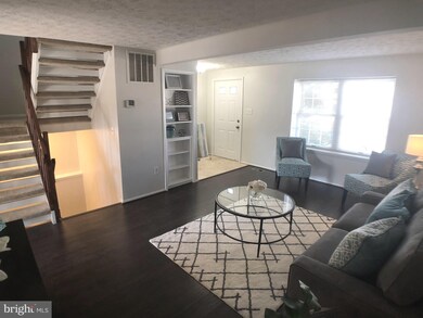 8029 Tyson Oaks Cir, Vienna, VA 22182 - photo 2