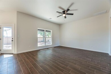 2324 NW 118th St, Village, OK 73120 - photo 5