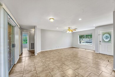 1007 Henrietta St, Fredericksburg, TX 78624 - photo 5