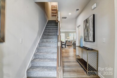 9208 Pagoda Oak Dr, Charlotte, NC 28269 - photo 2