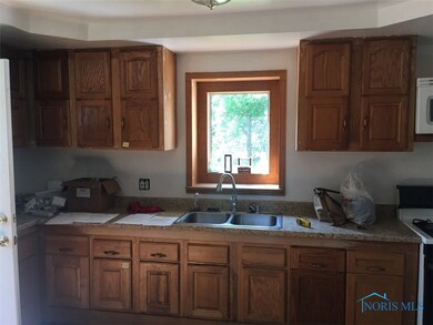 1915 Fairfax Rd, Toledo, OH 43613 - photo 2