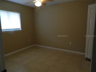 737 E Alfred St unit 4, Tavares, FL 32778 - photo 6