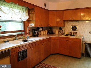 657 S Summit Rd, Bath, PA 18014 - photo 7