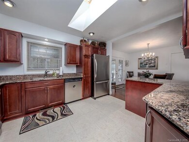 3 Wondu View Ct, Asheville, NC 28806 - photo 7