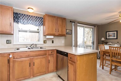 65 Oak Hill Rd, Wakefield, RI 02879 - photo 5