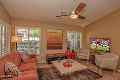 004_Living Room