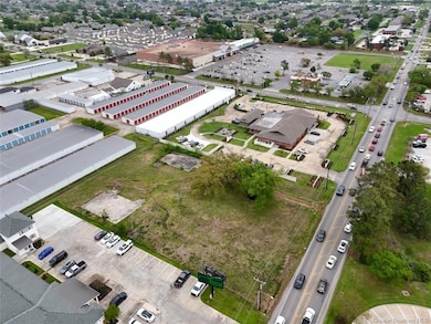 2828 Country Club Rd, Lake Charles, LA 70605 - photo 2