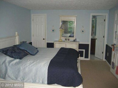 6323 Falling Brook Dr, Burke, VA 22015 - photo 7