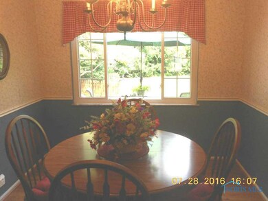 5526 W Rowland Rd, Toledo, OH 43613 - photo 6