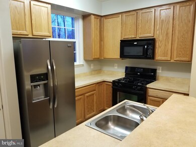 21915 Weeping Willow Ln unit 7, Lexington Park, MD 20653 - photo 3